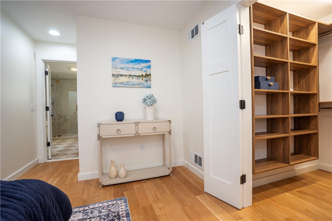 North Kingstown, Rhode Island 02874, United States, 4 Bedrooms Bedrooms, ,3 BathroomsBathrooms,Residential,Active,254050