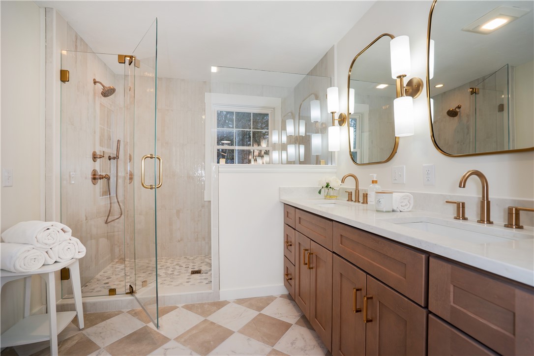 North Kingstown, Rhode Island 02874, United States, 4 Bedrooms Bedrooms, ,3 BathroomsBathrooms,Residential,Active,254050