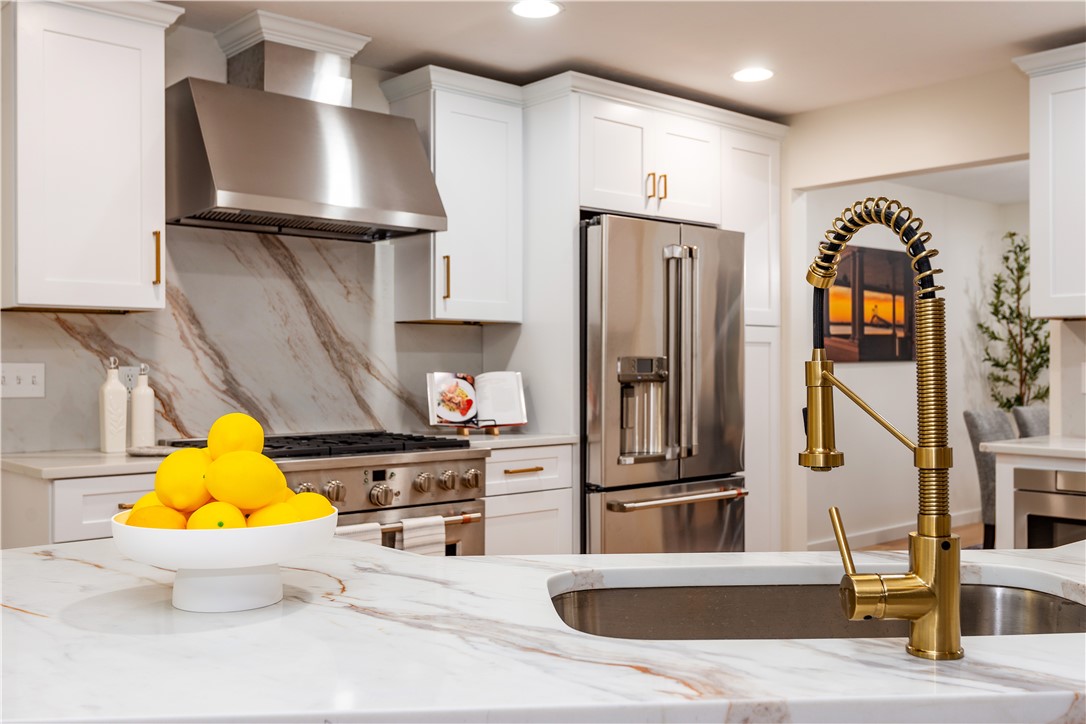 North Kingstown, Rhode Island 02874, United States, 4 Bedrooms Bedrooms, ,3 BathroomsBathrooms,Residential,Active,254050