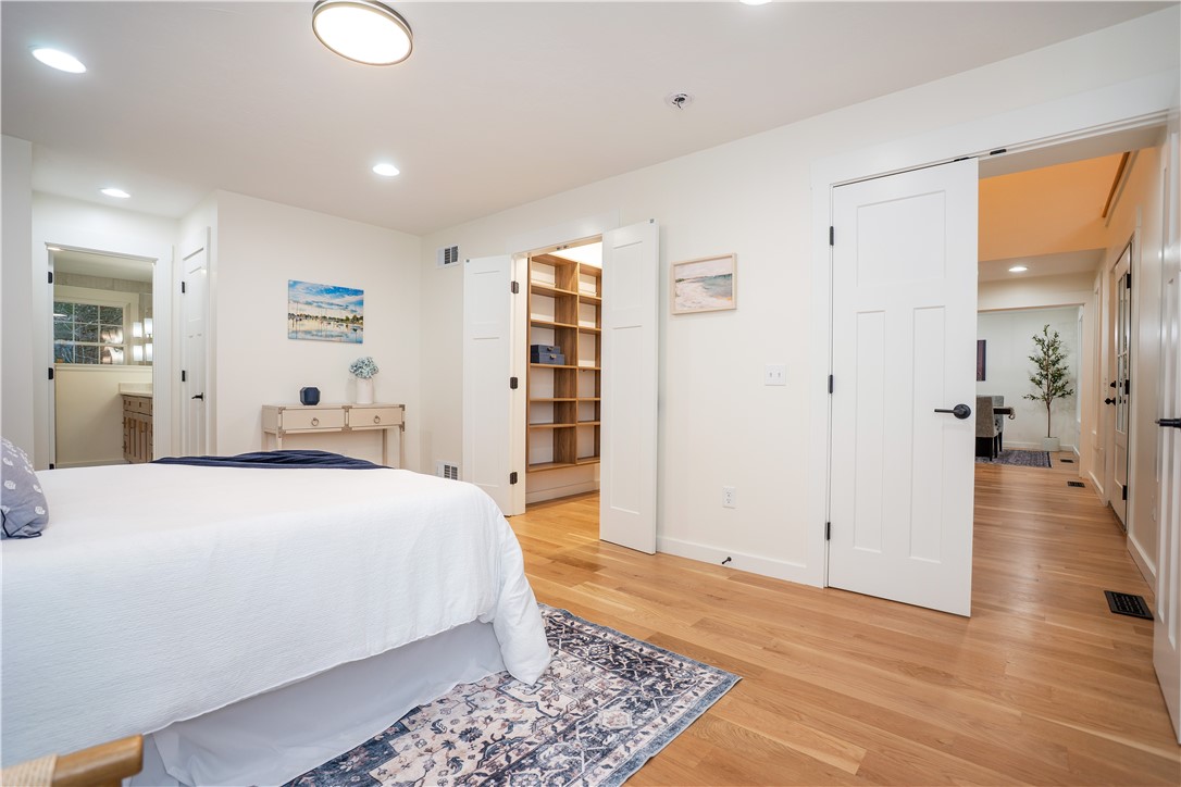 North Kingstown, Rhode Island 02874, United States, 4 Bedrooms Bedrooms, ,3 BathroomsBathrooms,Residential,Active,254050