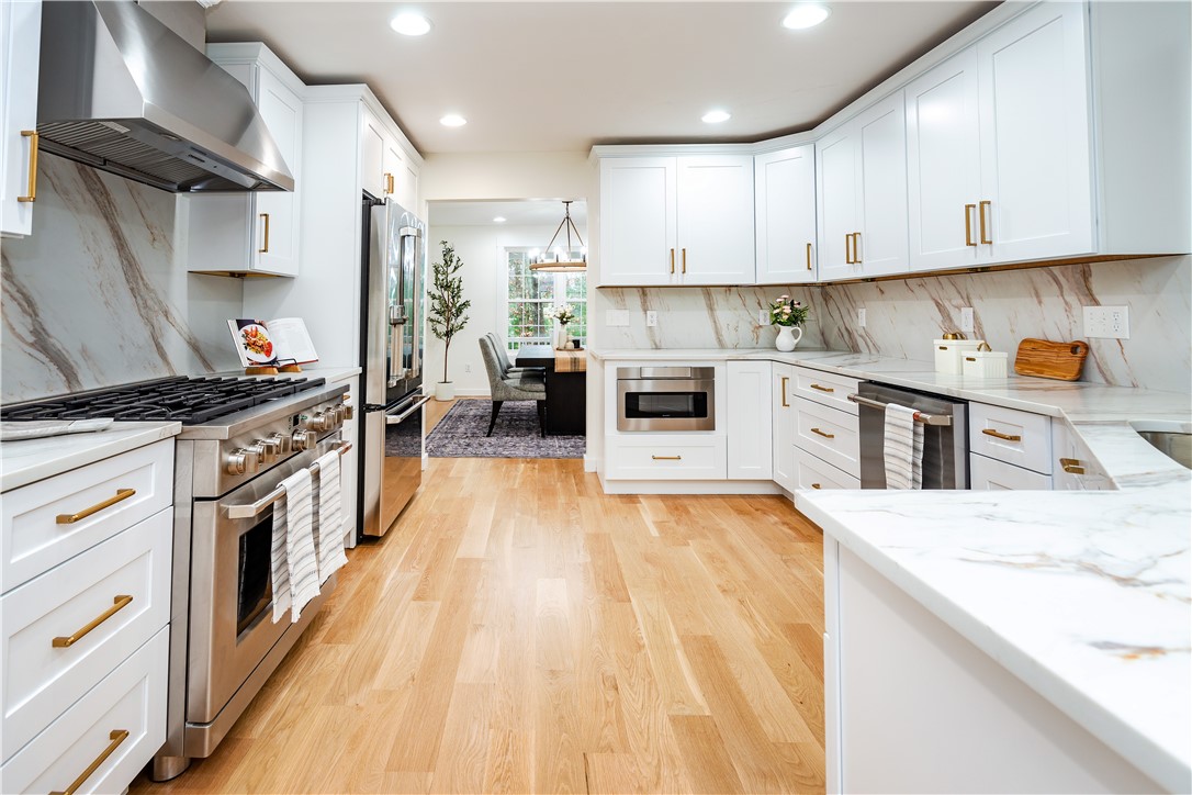 North Kingstown, Rhode Island 02874, United States, 4 Bedrooms Bedrooms, ,3 BathroomsBathrooms,Residential,Active,254050