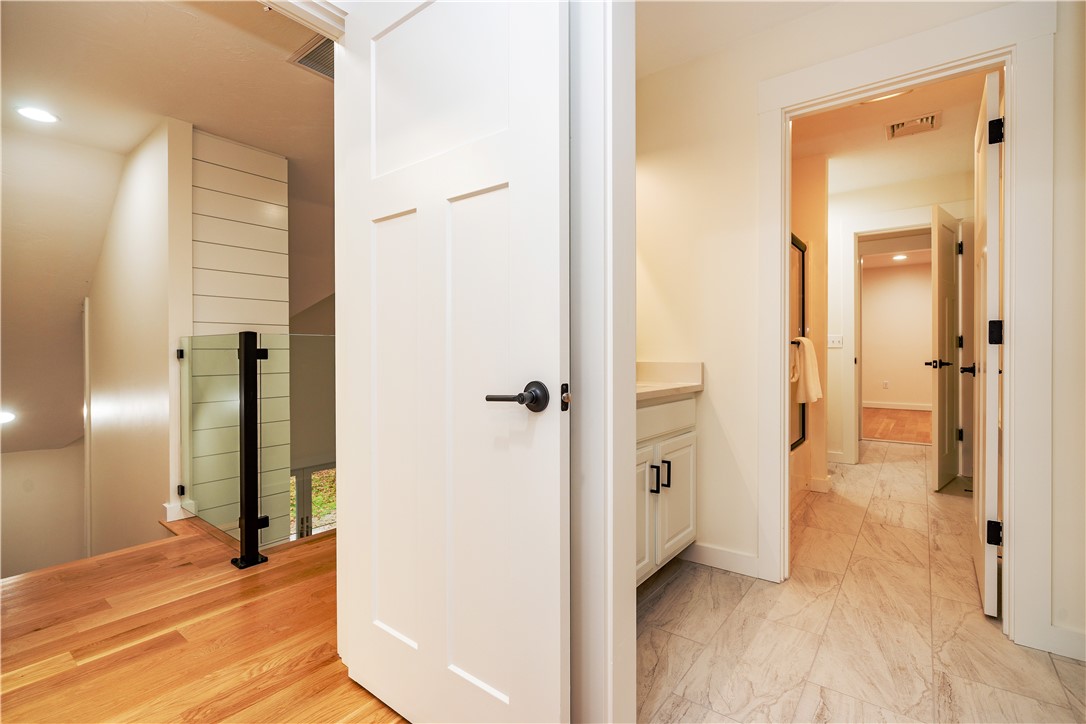 North Kingstown, Rhode Island 02874, United States, 4 Bedrooms Bedrooms, ,3 BathroomsBathrooms,Residential,Active,254050