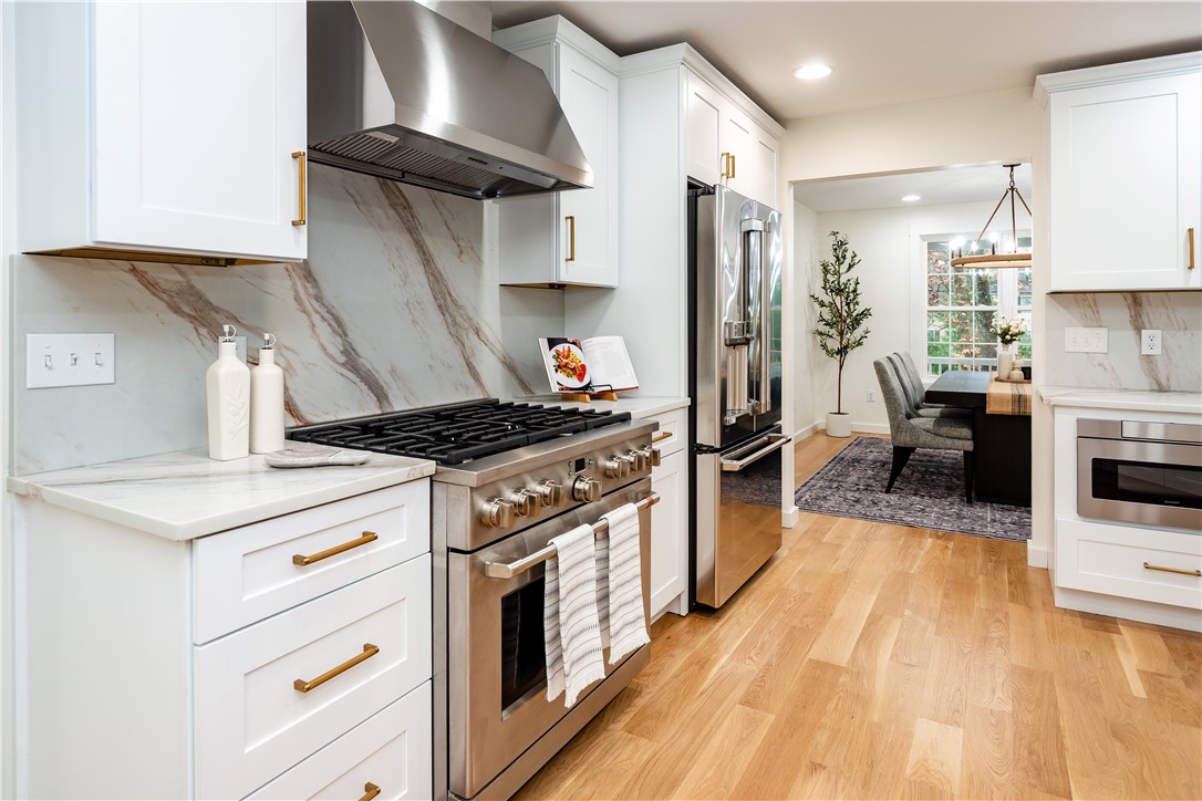 North Kingstown, Rhode Island 02874, United States, 4 Bedrooms Bedrooms, ,3 BathroomsBathrooms,Residential,Active,254050