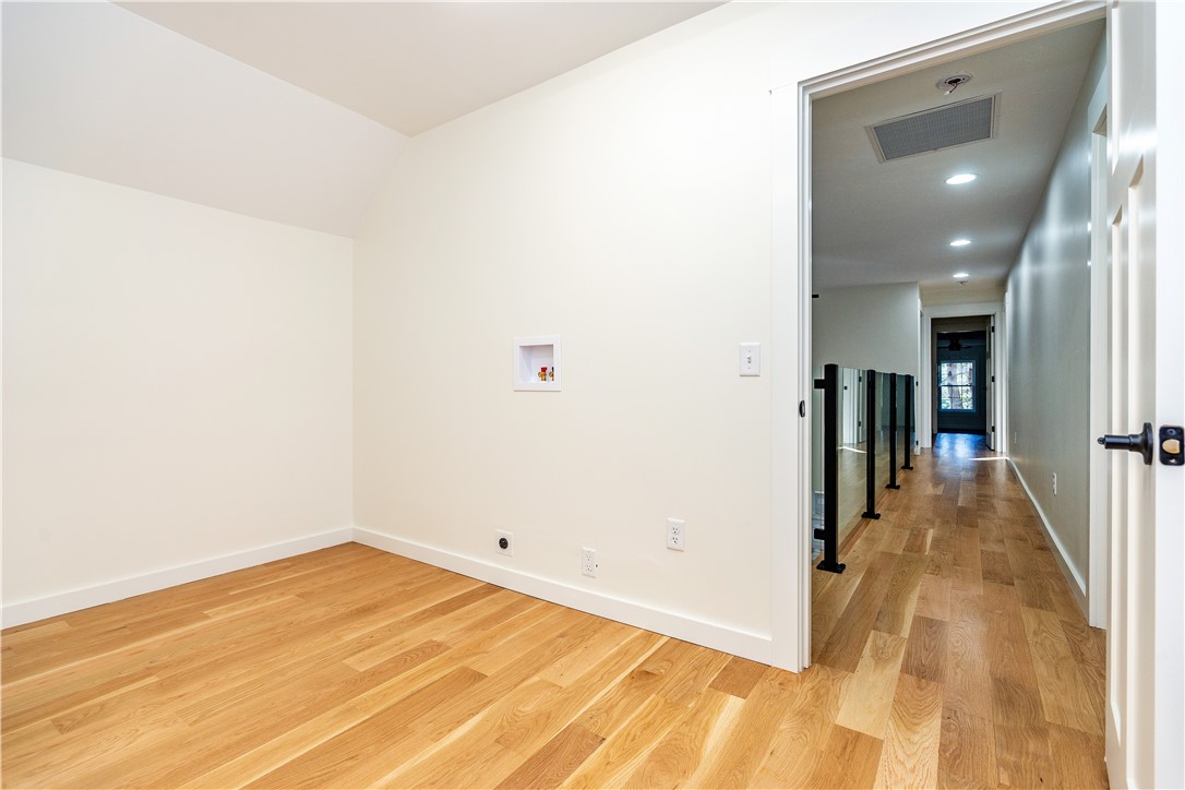 North Kingstown, Rhode Island 02874, United States, 4 Bedrooms Bedrooms, ,3 BathroomsBathrooms,Residential,Active,254050