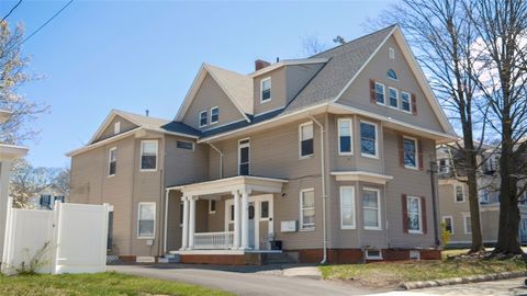 186 Summit Street Pawtucket RI 02860