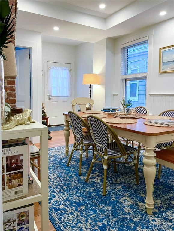 Newport, Rhode Island 02840, United States, 3 Bedrooms Bedrooms, ,2 BathroomsBathrooms,Residential,Active,212989