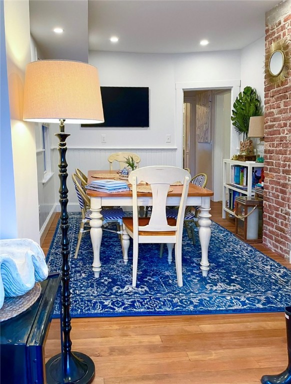 Newport, Rhode Island 02840, United States, 3 Bedrooms Bedrooms, ,2 BathroomsBathrooms,Residential,Active,212989