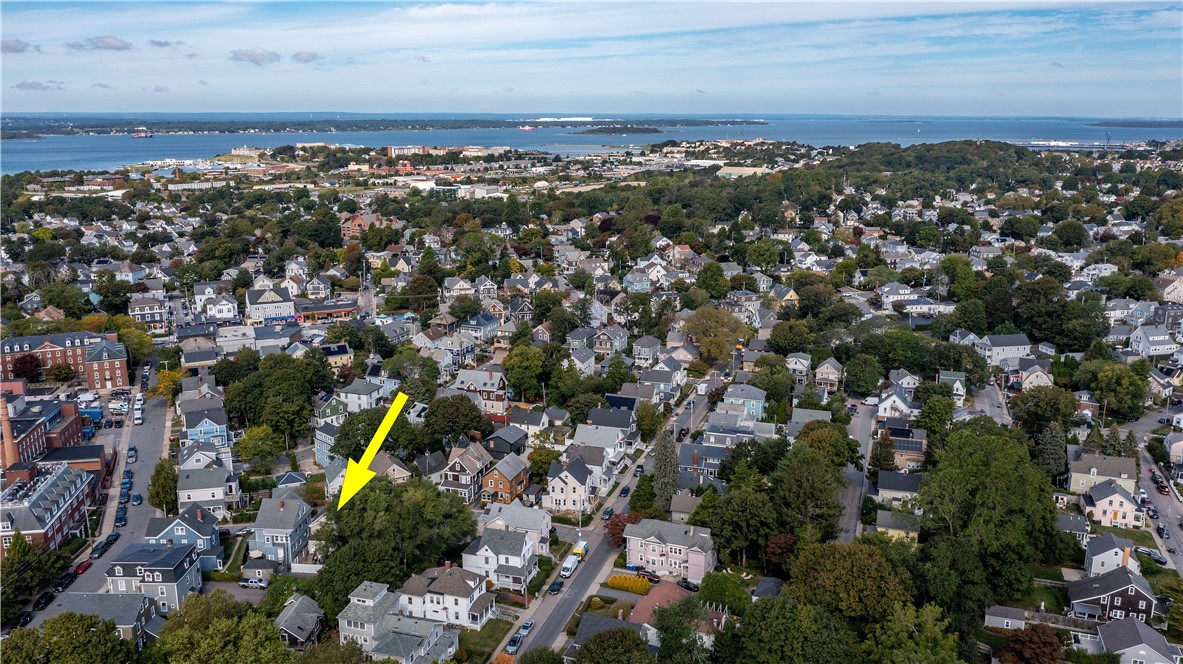 Newport, Rhode Island 02840, United States, 3 Bedrooms Bedrooms, ,2 BathroomsBathrooms,Residential,Active,212989