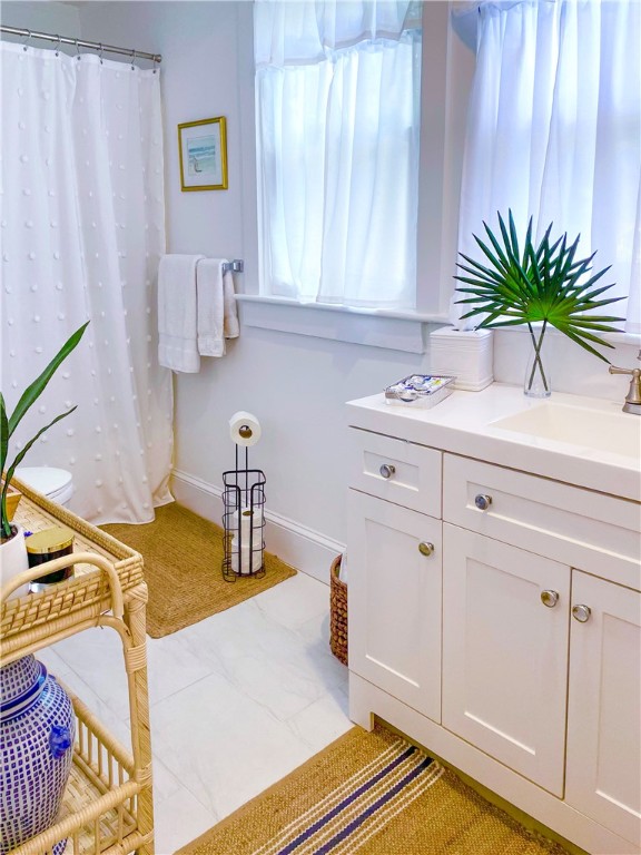 Newport, Rhode Island 02840, United States, 3 Bedrooms Bedrooms, ,2 BathroomsBathrooms,Residential,Active,212989