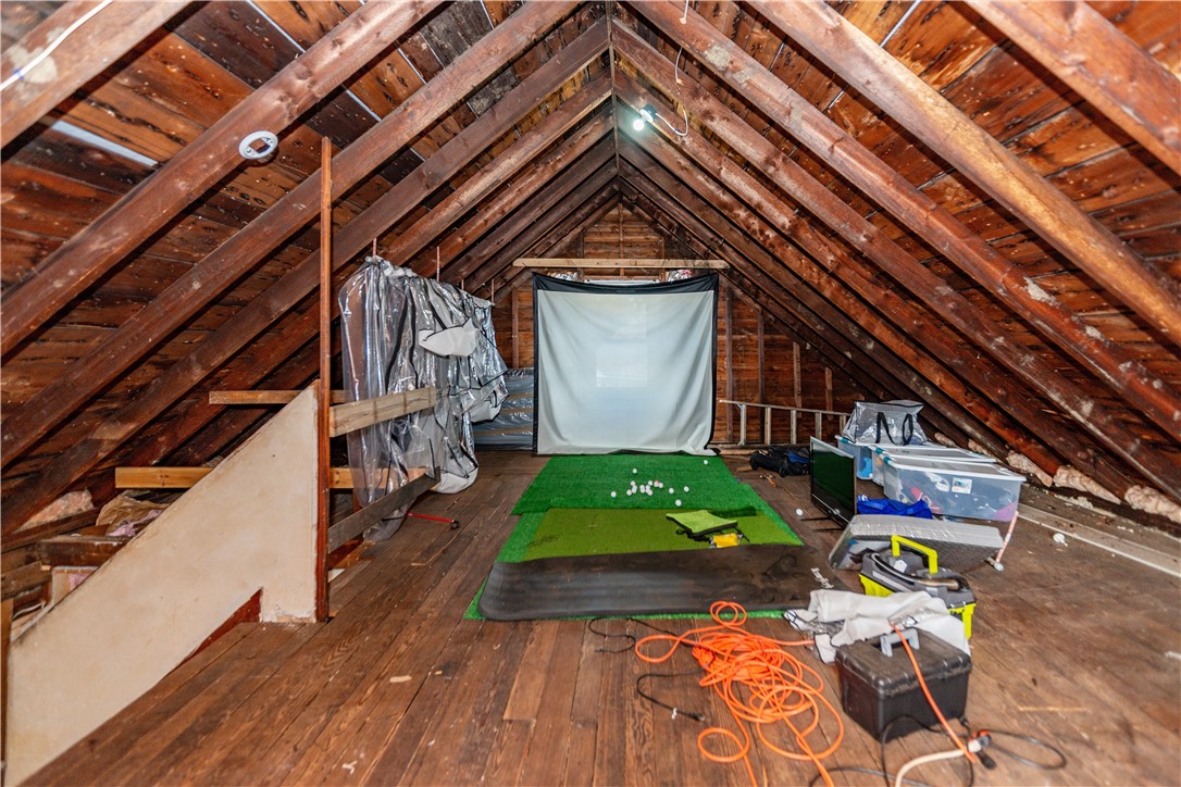 Newport, Rhode Island 02840, United States, 3 Bedrooms Bedrooms, ,2 BathroomsBathrooms,Residential,Active,212989