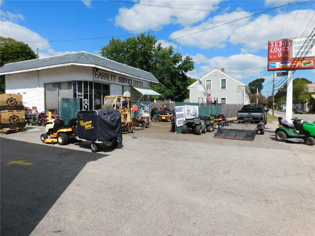 1017 1019 MAIN Street
