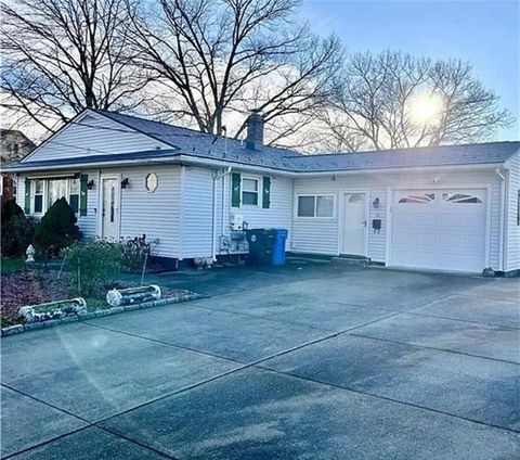 16 Kent Street Cumberland RI 02864