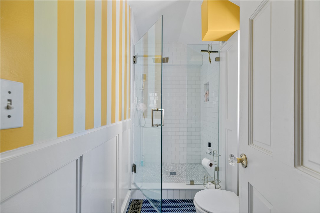 Newport, Rhode Island 02840, United States, 3 Bedrooms Bedrooms, ,2 BathroomsBathrooms,Residential,Active,15585