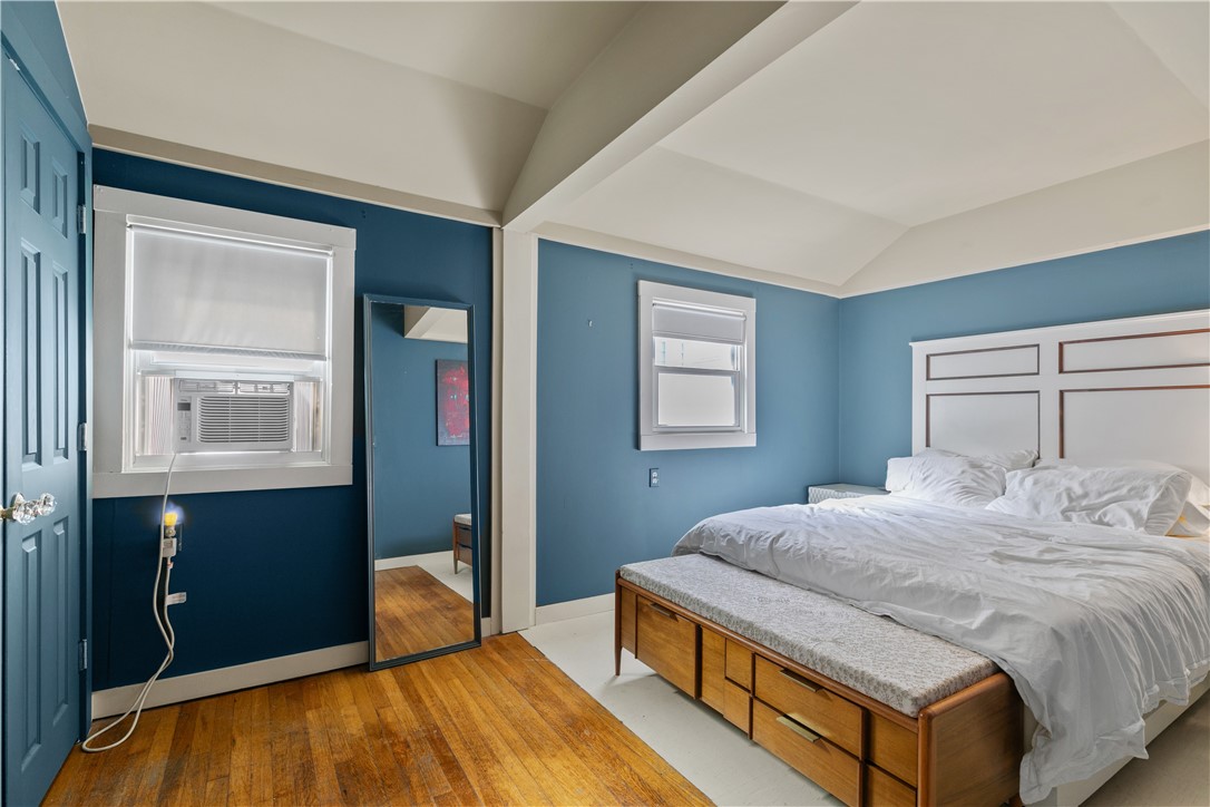 Newport, Rhode Island 02840, United States, 3 Bedrooms Bedrooms, ,2 BathroomsBathrooms,Residential,Active,15585