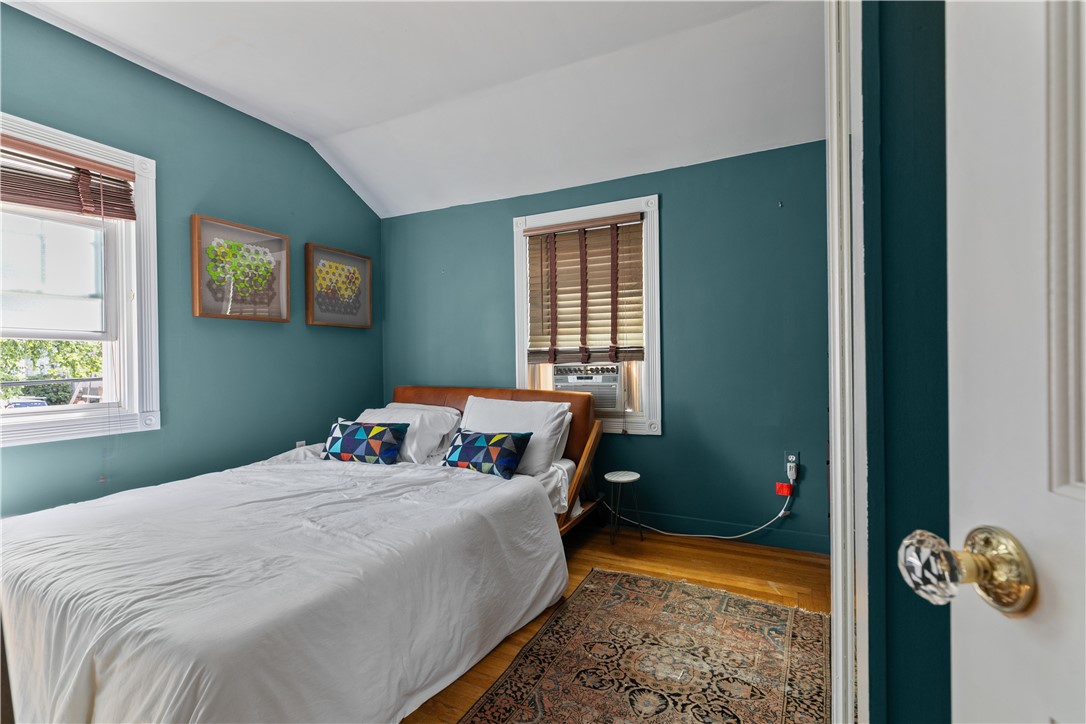 Newport, Rhode Island 02840, United States, 3 Bedrooms Bedrooms, ,2 BathroomsBathrooms,Residential,Active,15585