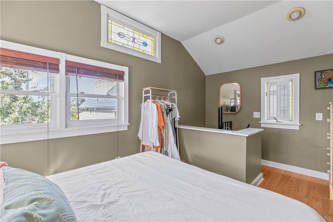 Newport, Rhode Island 02840, United States, 3 Bedrooms Bedrooms, ,2 BathroomsBathrooms,Residential,Active,15585