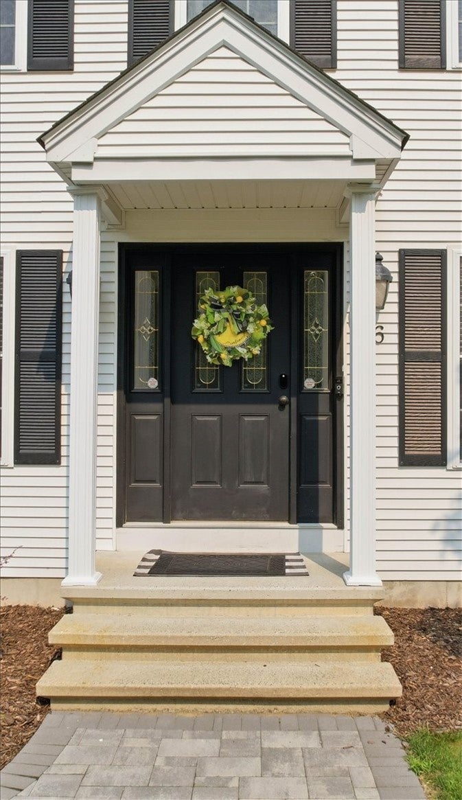 26 Davis Circle