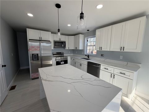 362 kenyon Avenue Pawtucket RI 02861