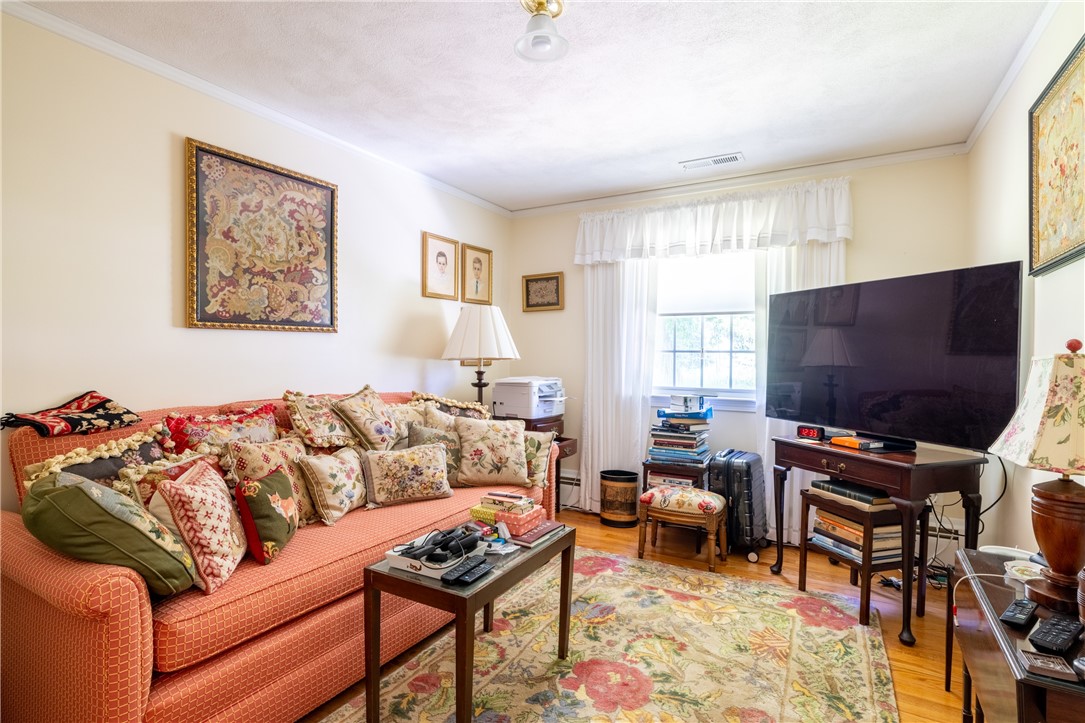 Westerly, Rhode Island 02891, United States, 3 Bedrooms Bedrooms, ,2 BathroomsBathrooms,Residential,Active,167331