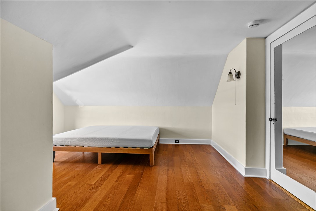 Newport, Rhode Island 02840, United States, 3 Bedrooms Bedrooms, ,1 BathroomBathrooms,Residential,Active,237943