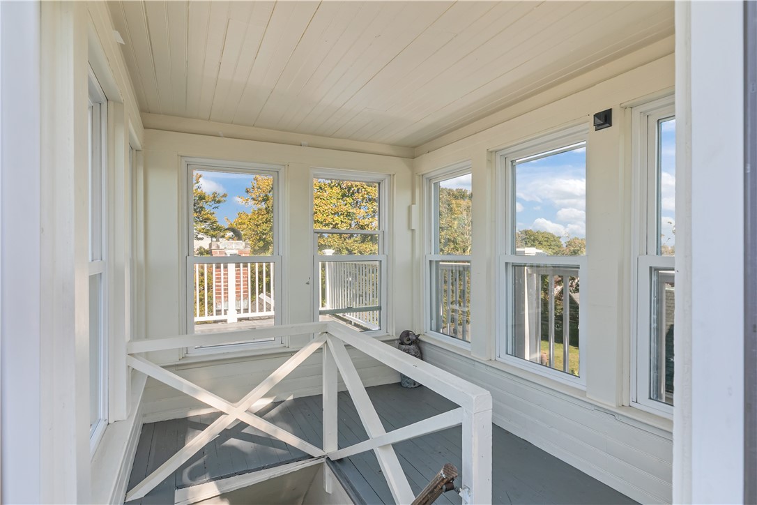 Newport, Rhode Island 02840, United States, 3 Bedrooms Bedrooms, ,1 BathroomBathrooms,Residential,Active,237943