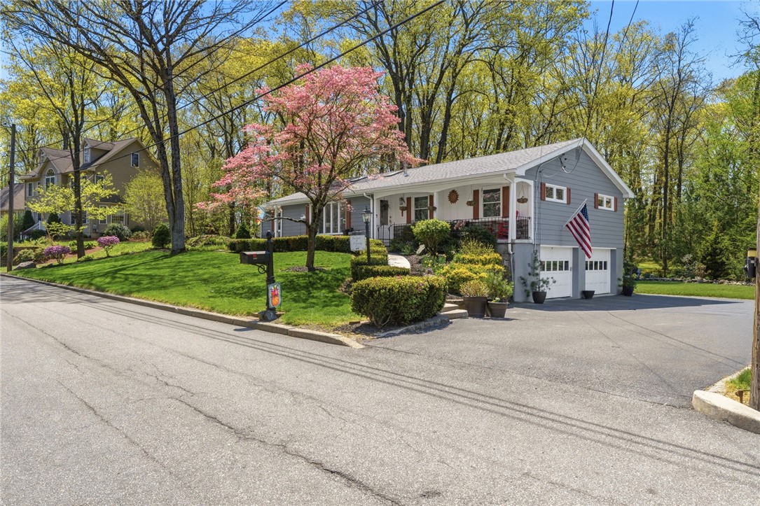 7 Meadowbrook Road