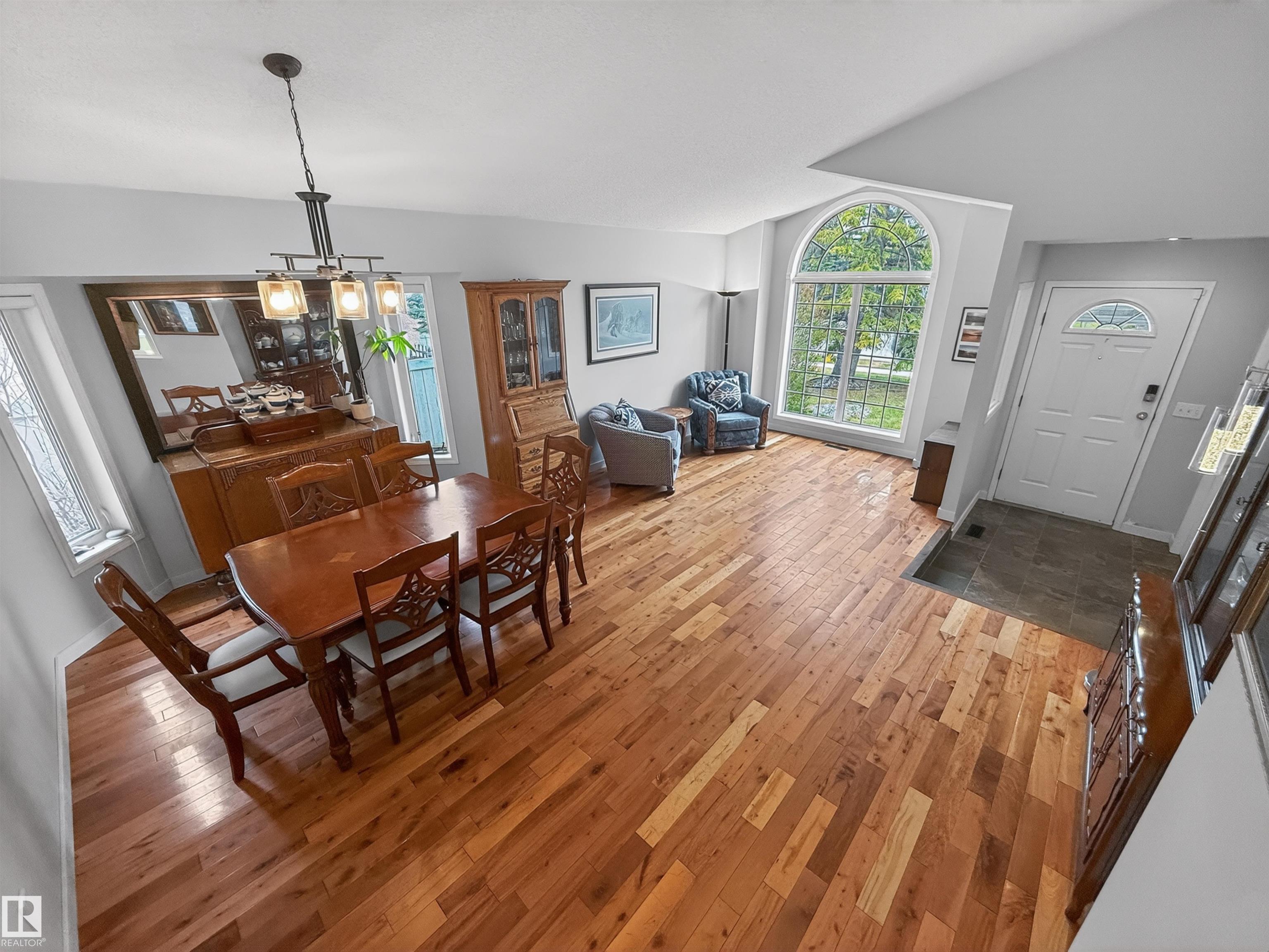 11 LACOMBE Drive