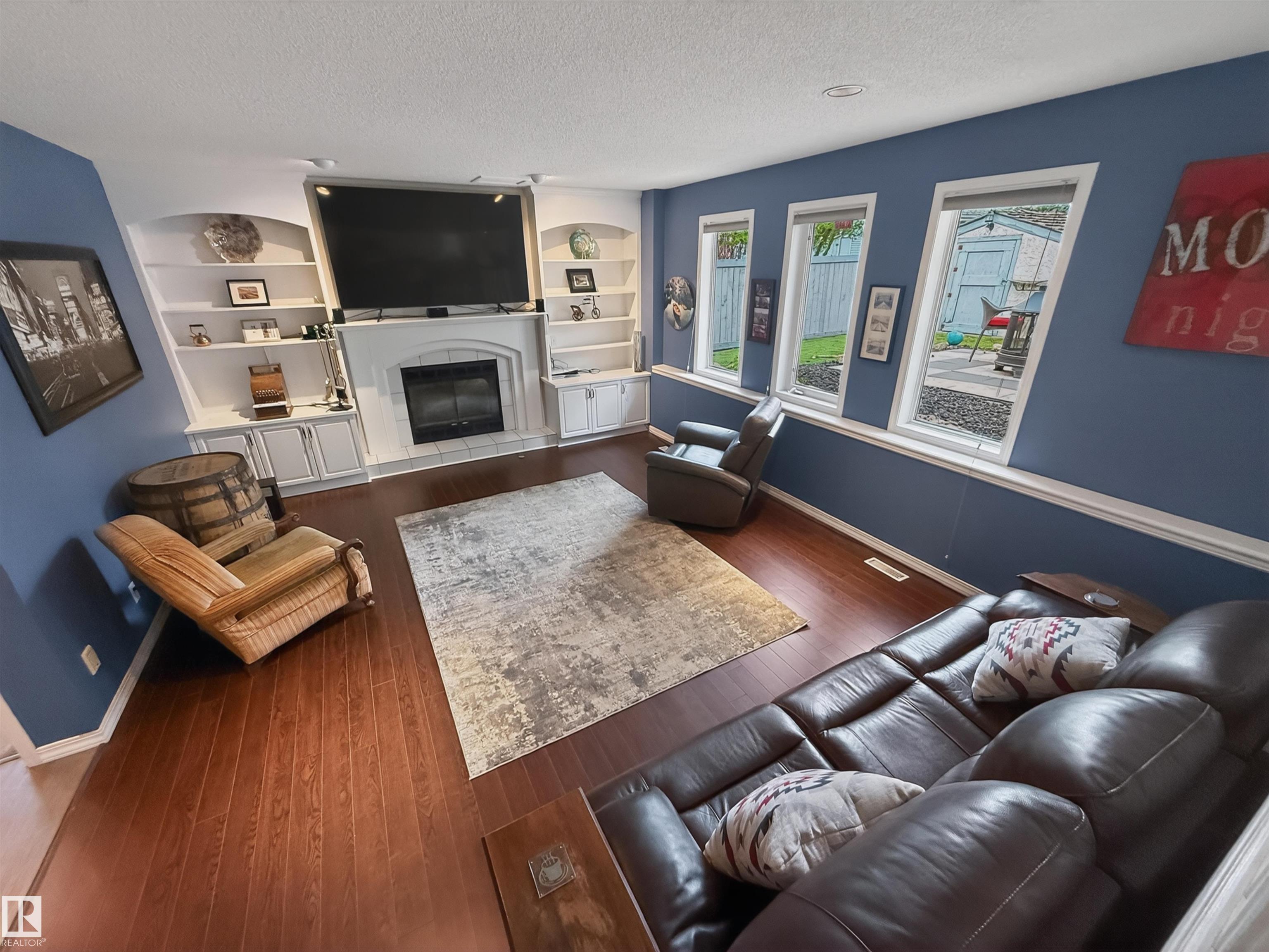 11 LACOMBE Drive