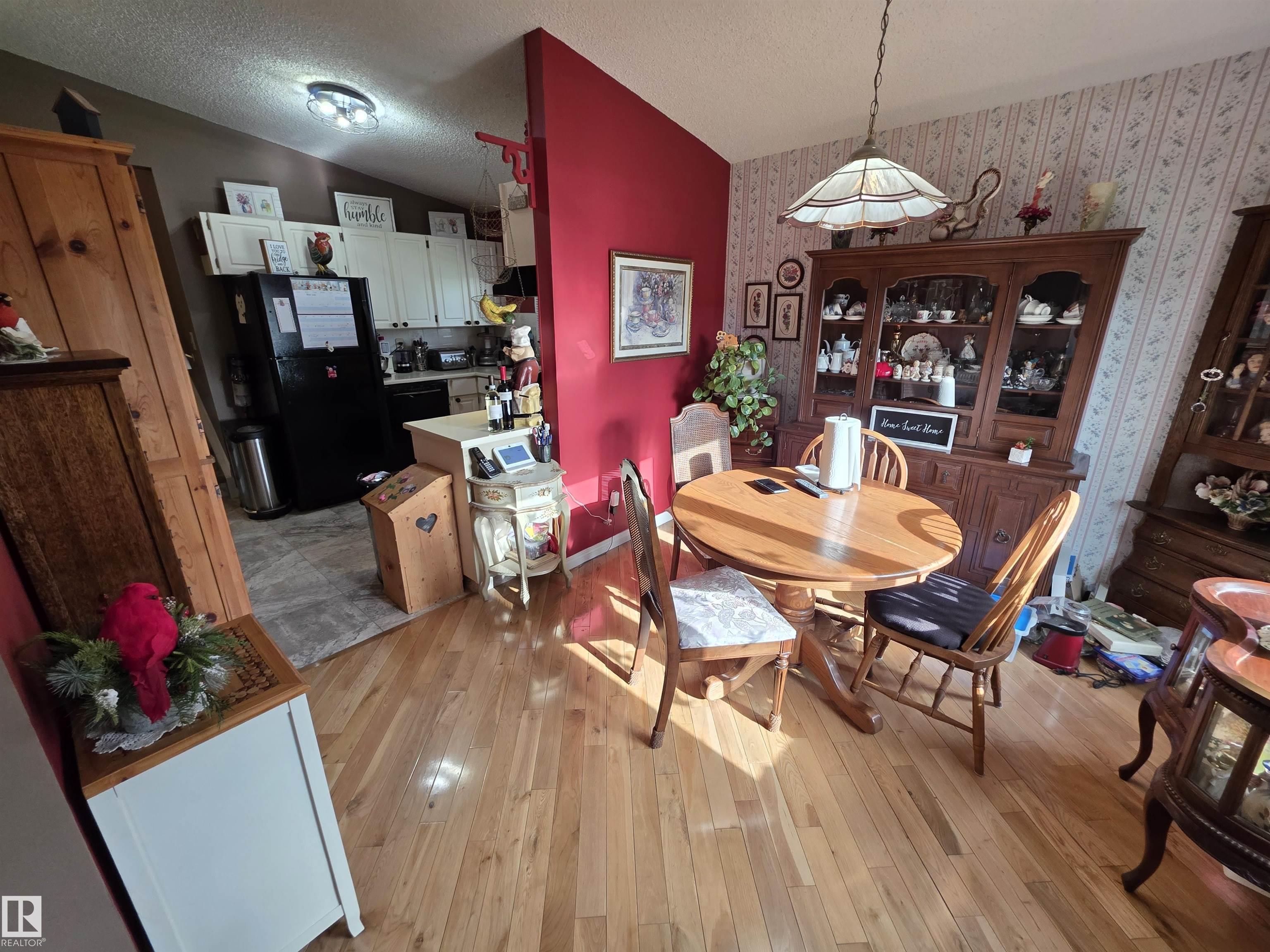 25 MCNABB Crescent