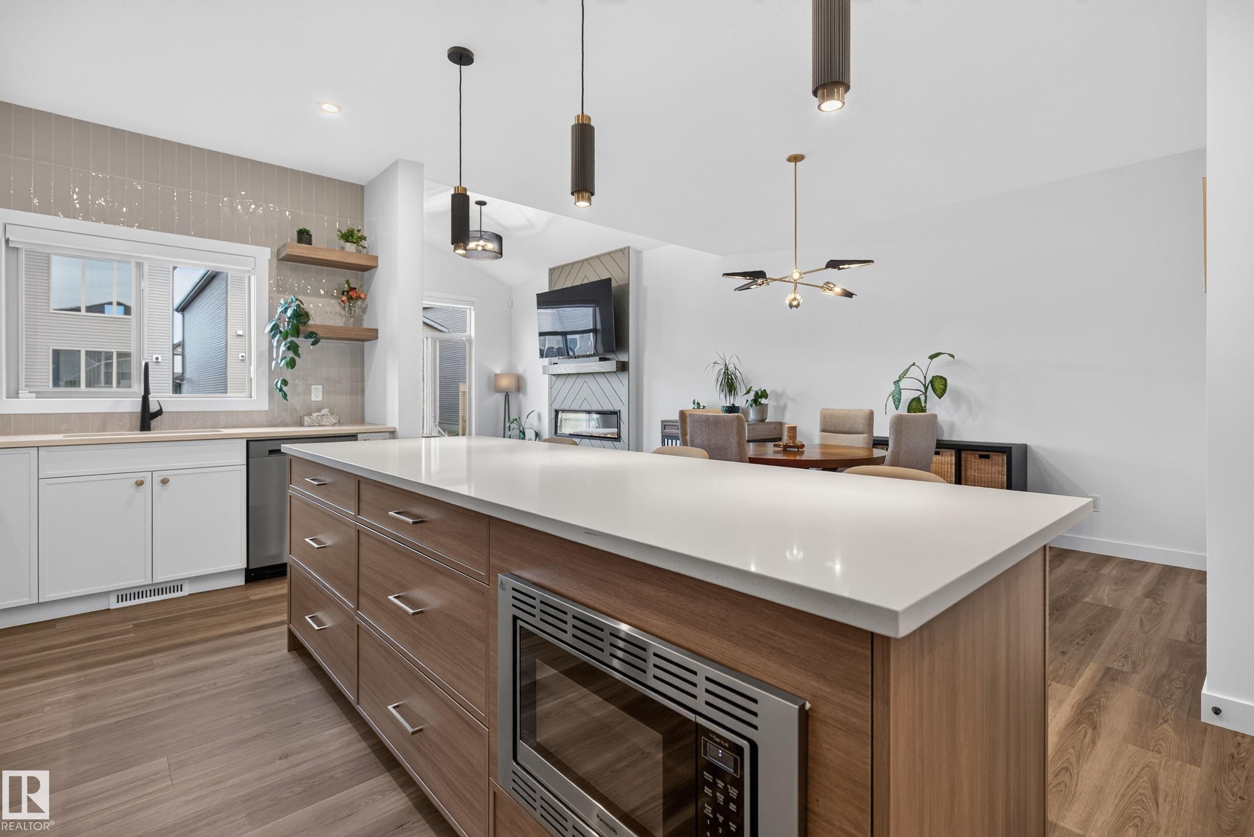 66 GLADSTONE Bend