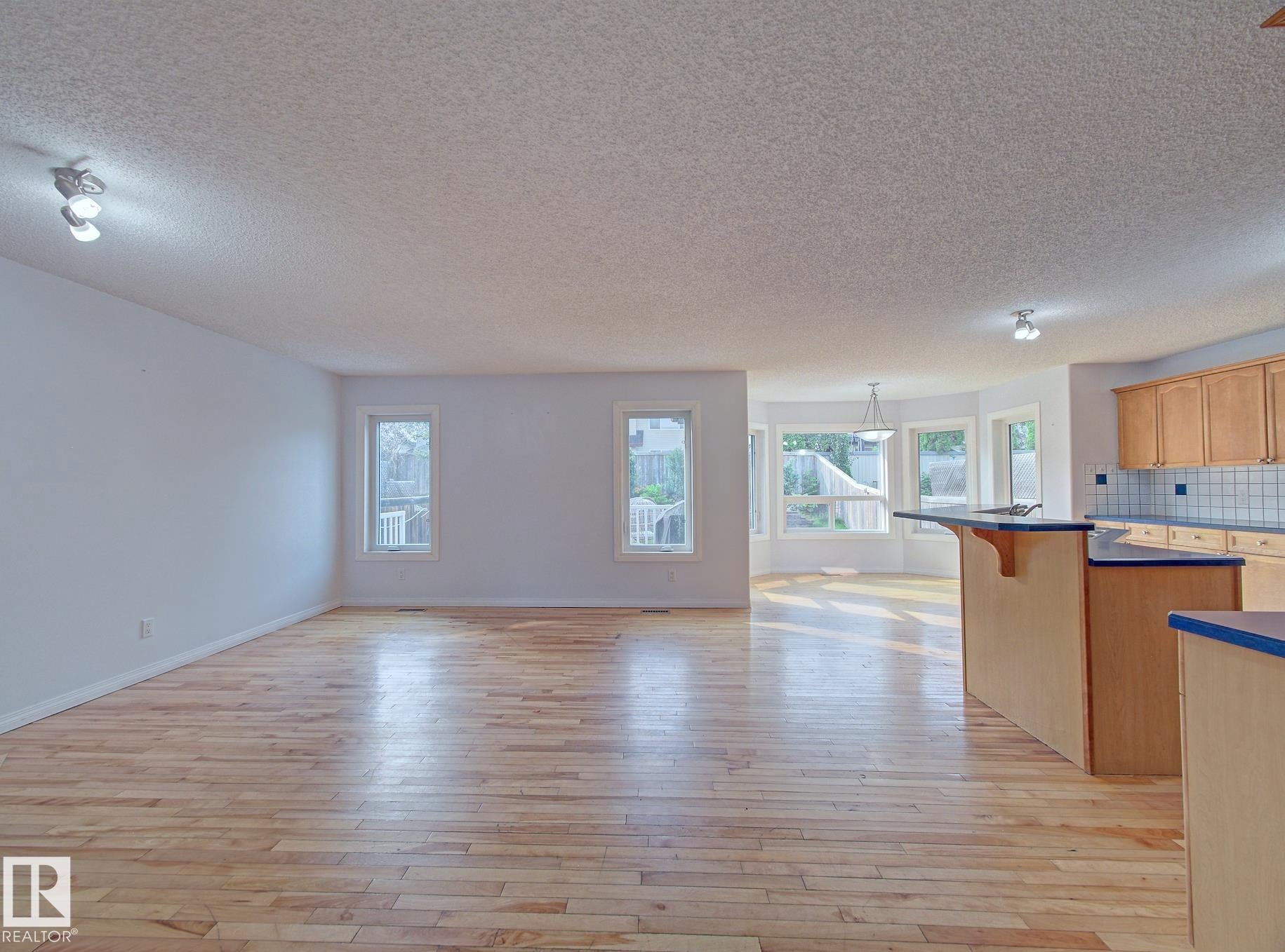 13 Almond Bay
