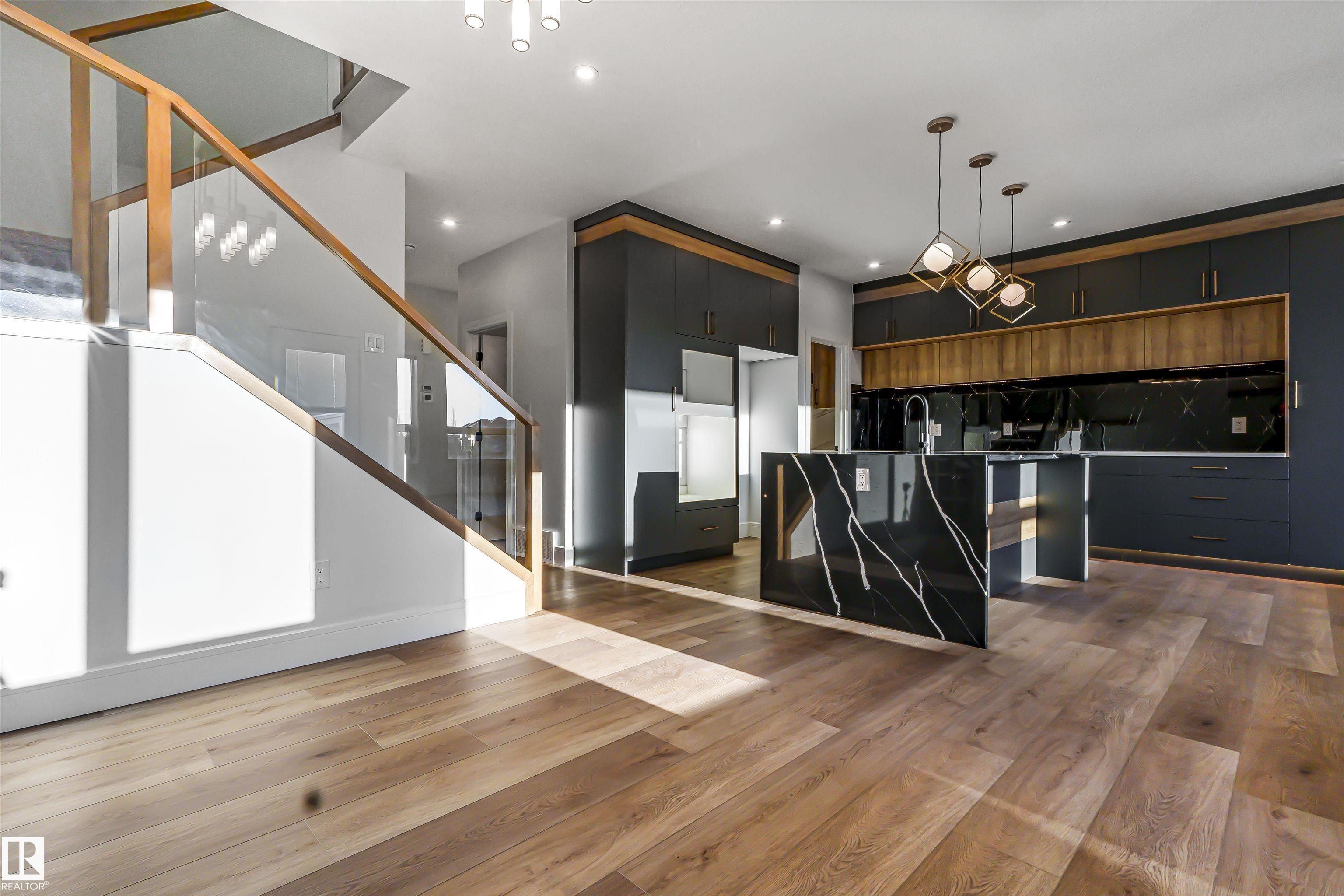 372 Creekside Green