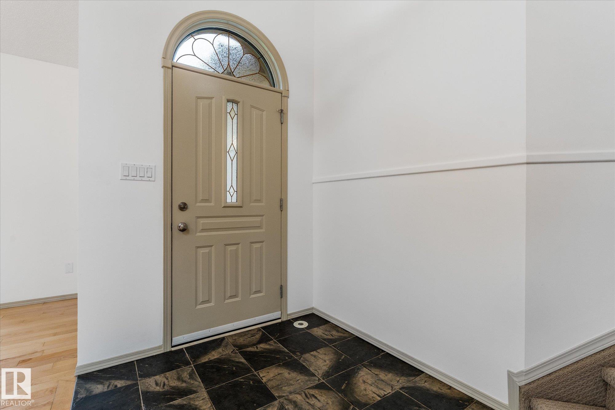 136 WESTRIDGE Crescent
