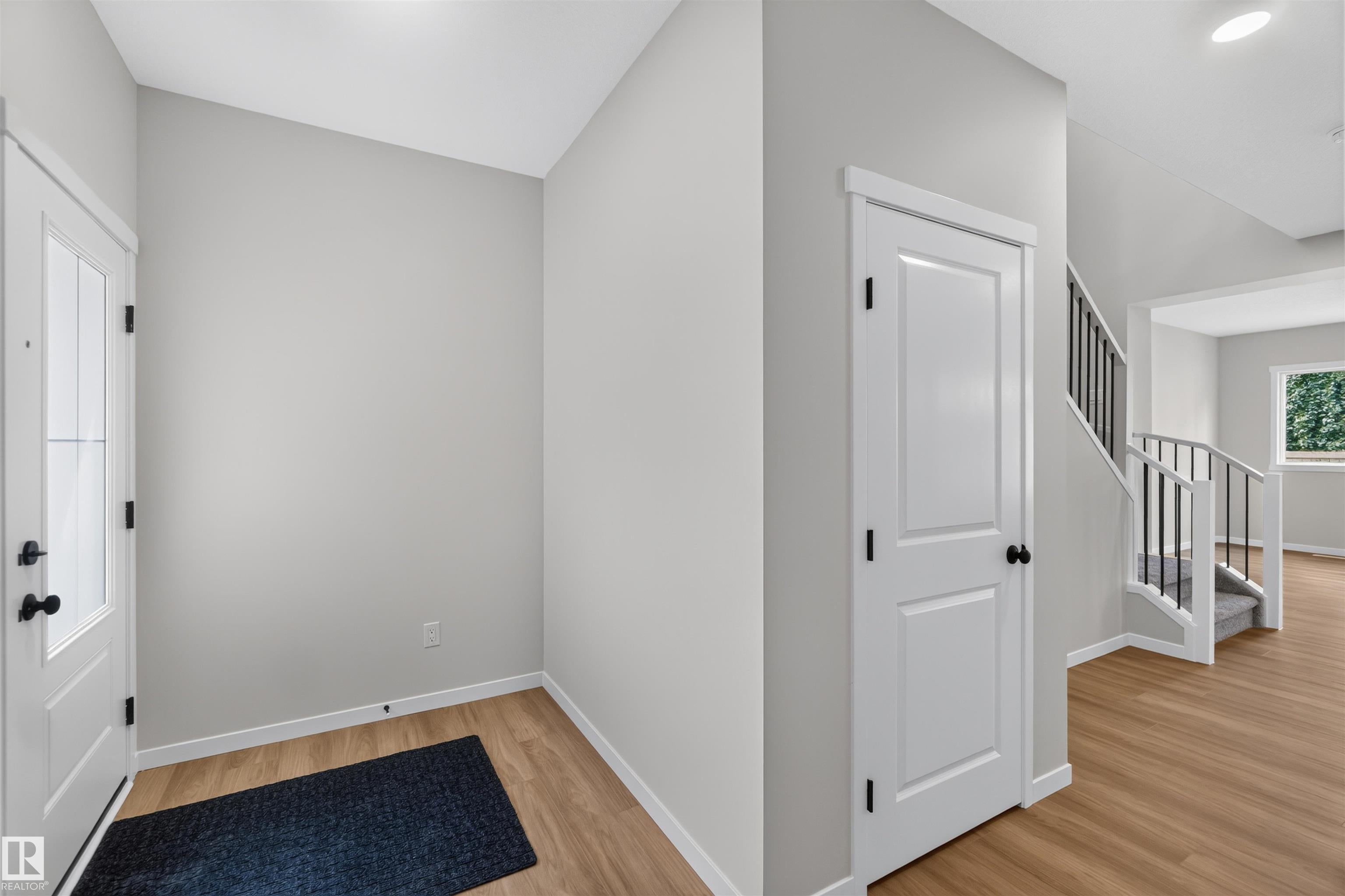 5 EMERSON Landing