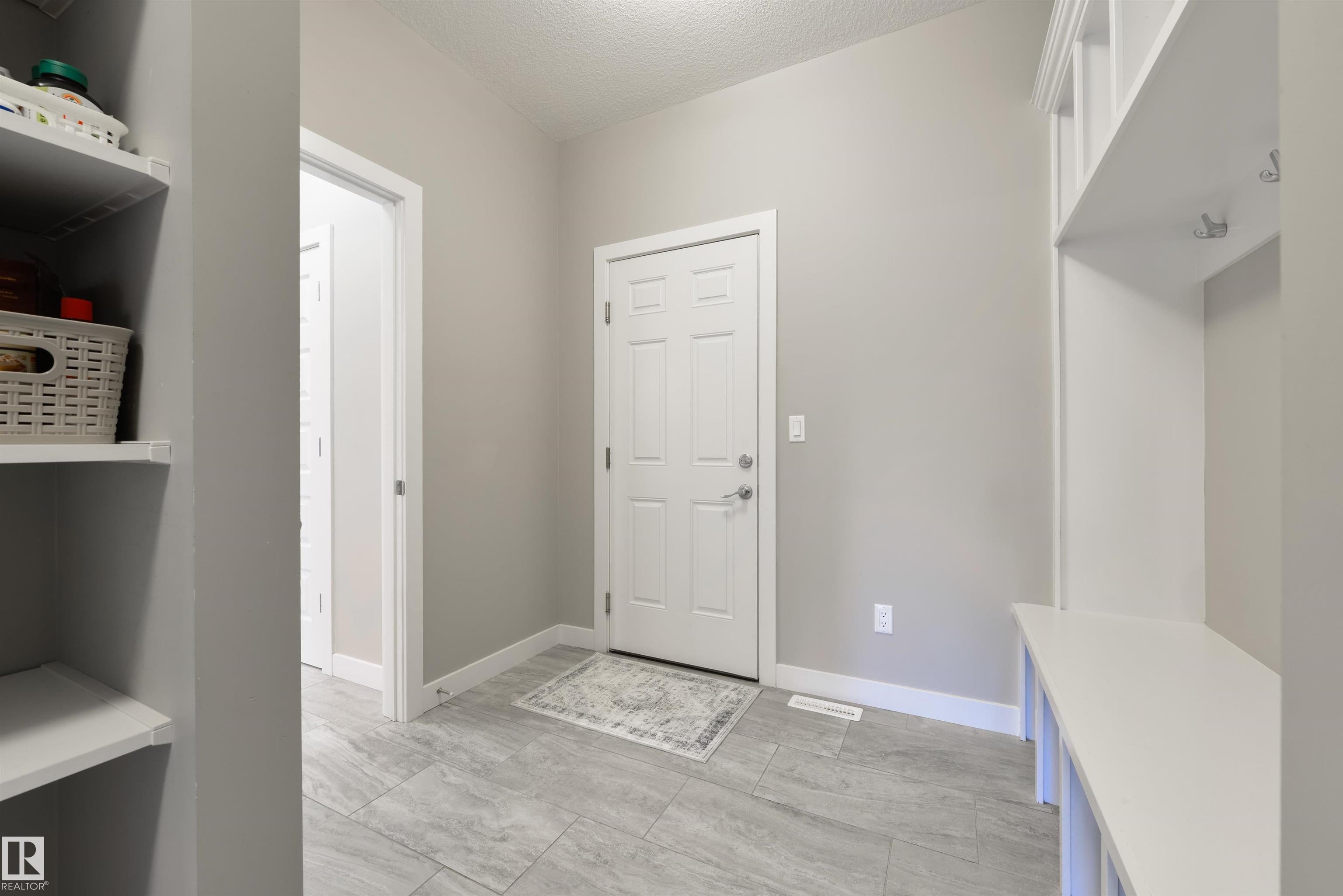 23 KINGSBURY Circle