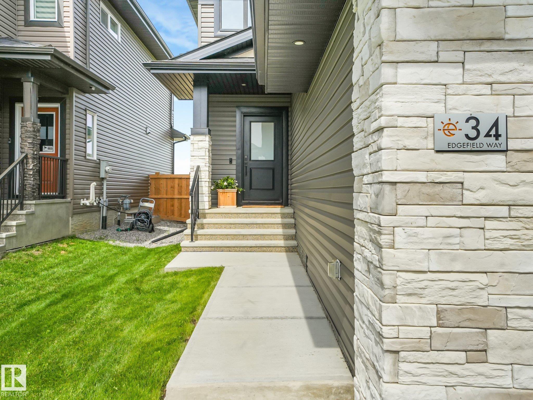 34 EDGEFIELD Way