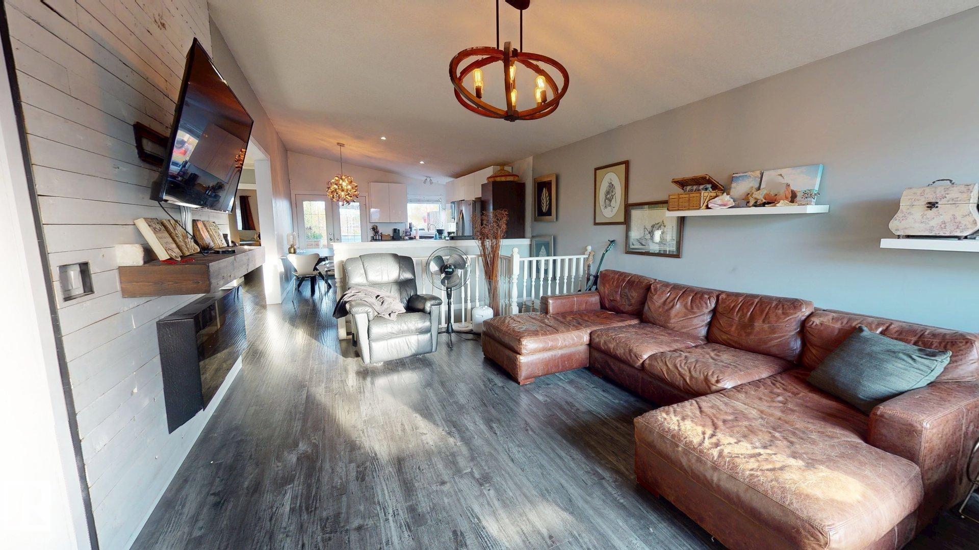 5126 SPORTSVIEW Drive