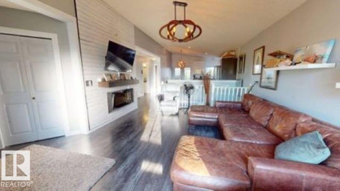 5126 SPORTSVIEW Drive