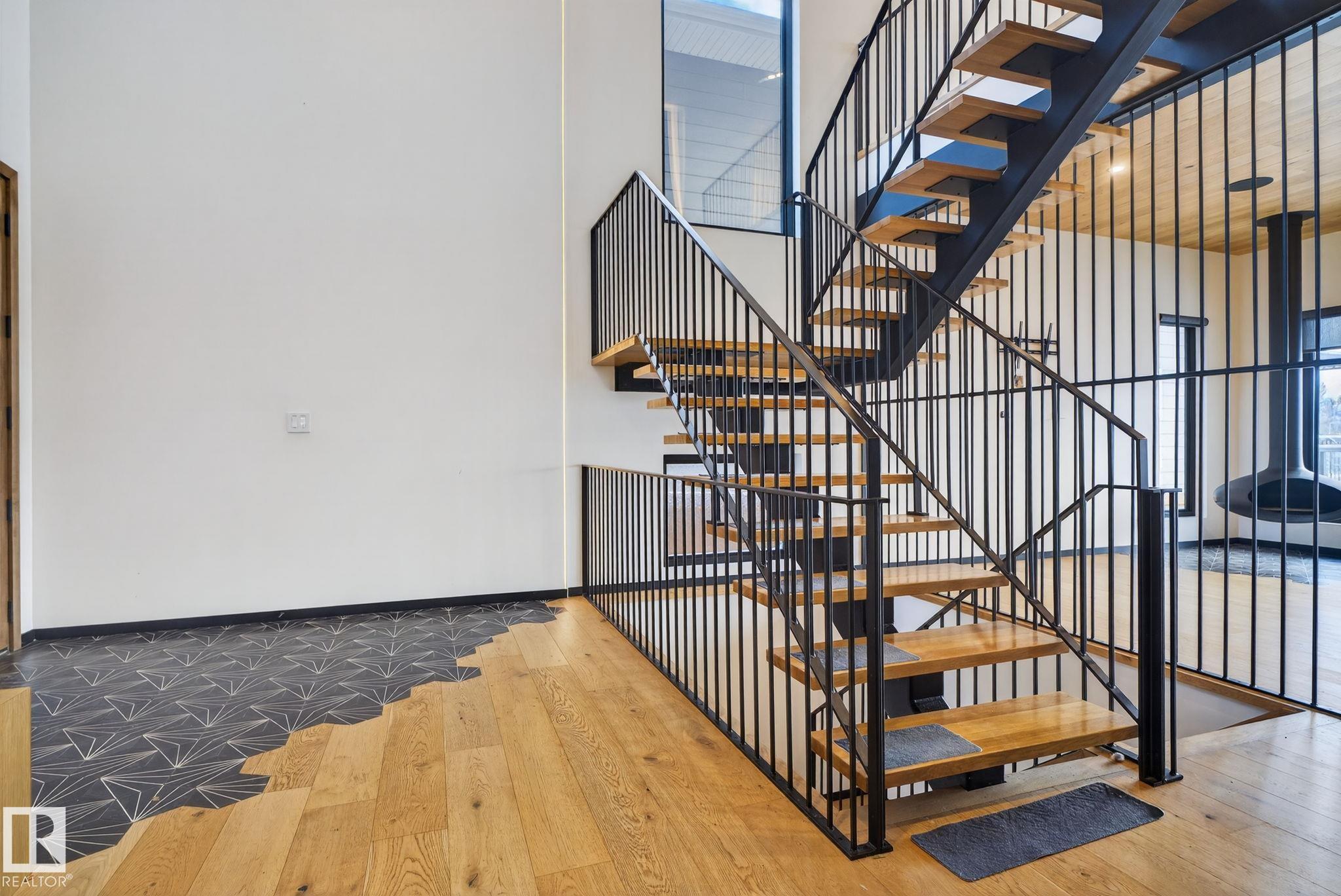 104 EDGEWATER Circle