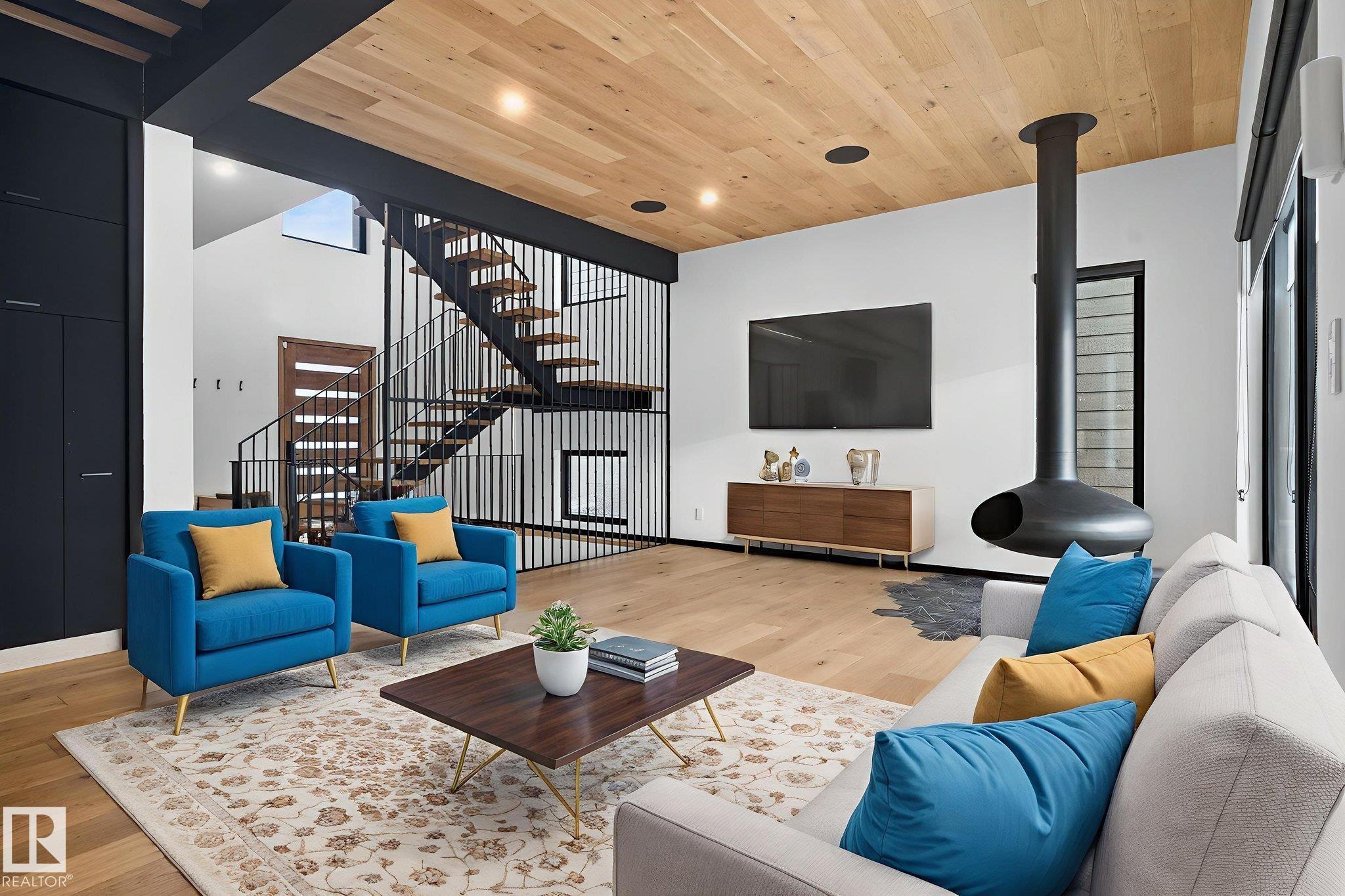 104 EDGEWATER Circle