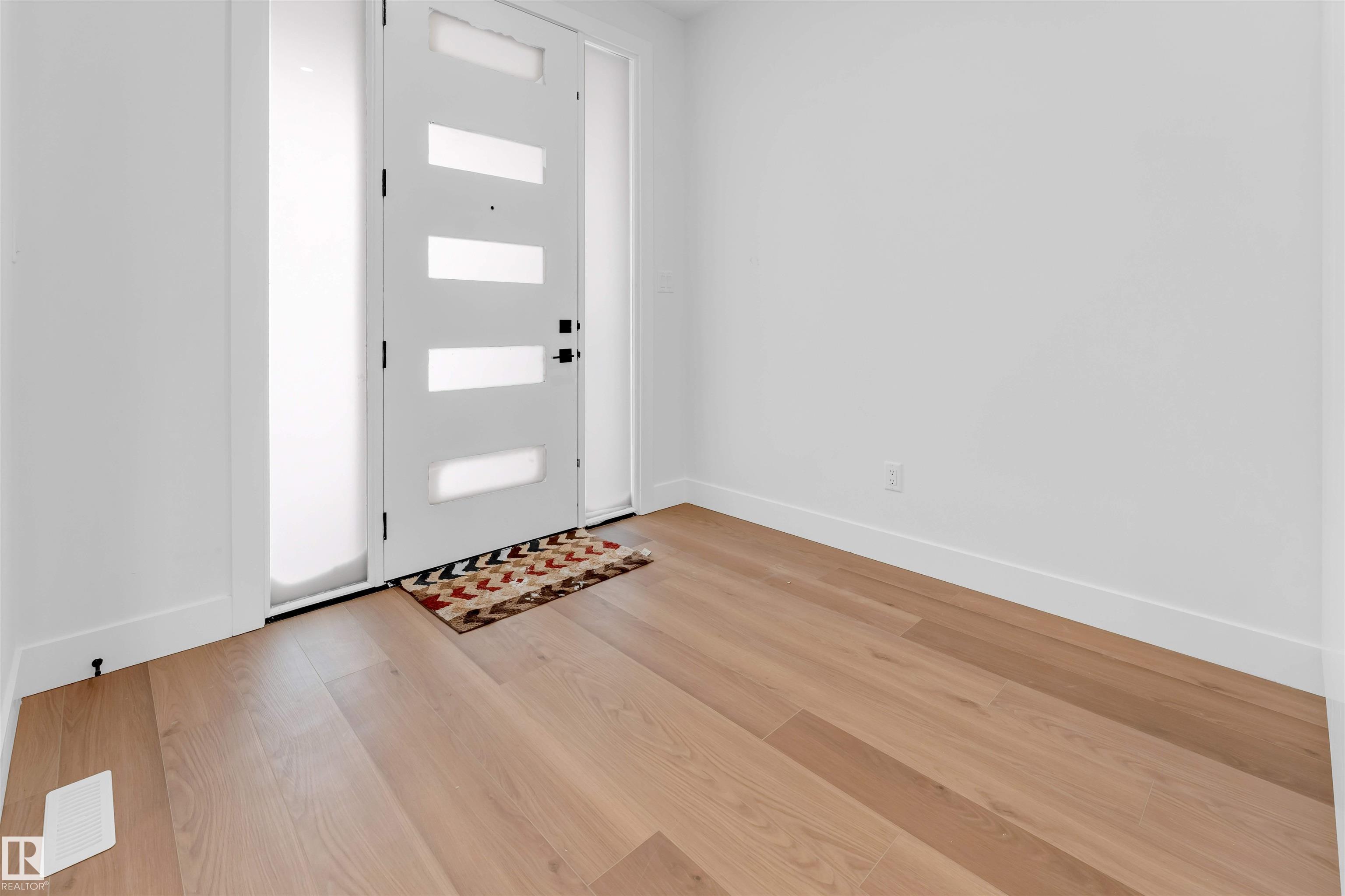 152 EDGEWATER Circle