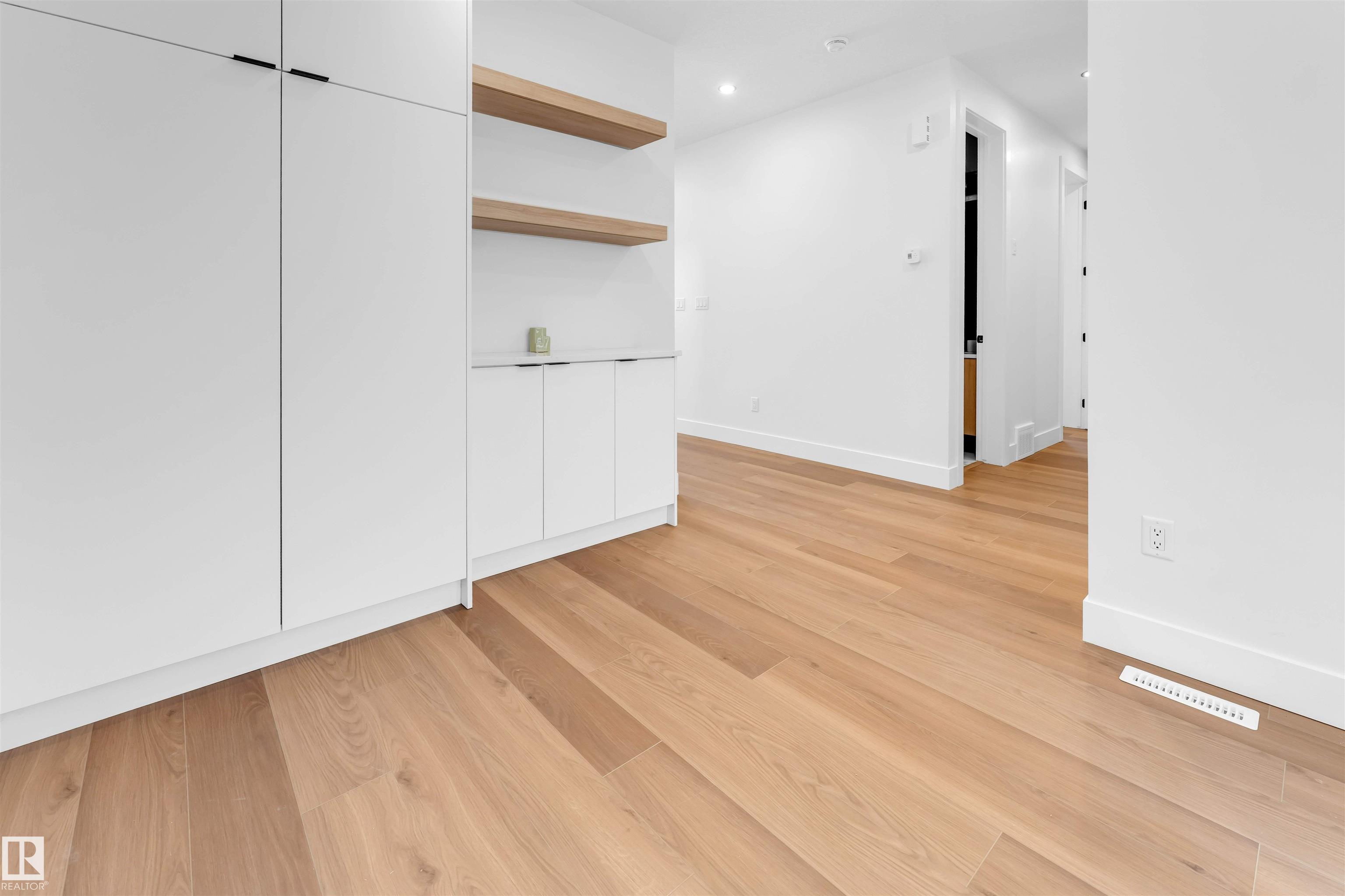 152 EDGEWATER Circle