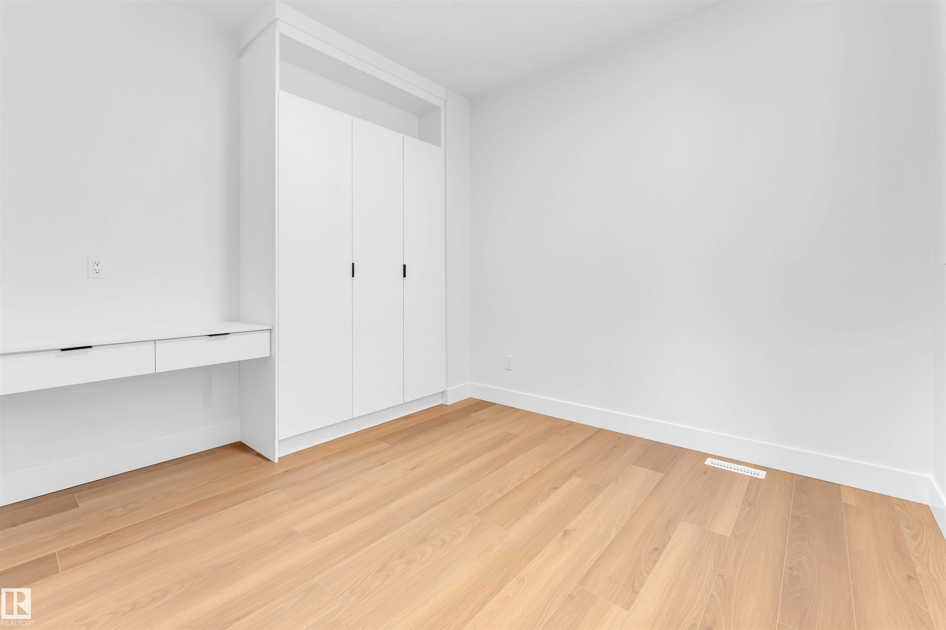 152 EDGEWATER Circle