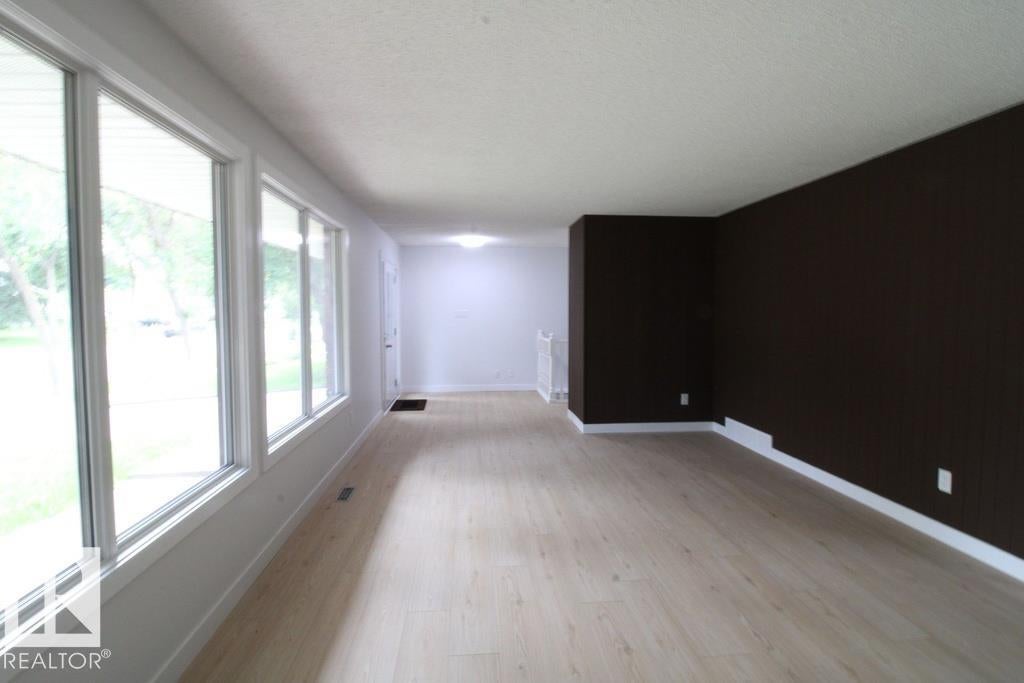 44 ARLINGTON Drive NW