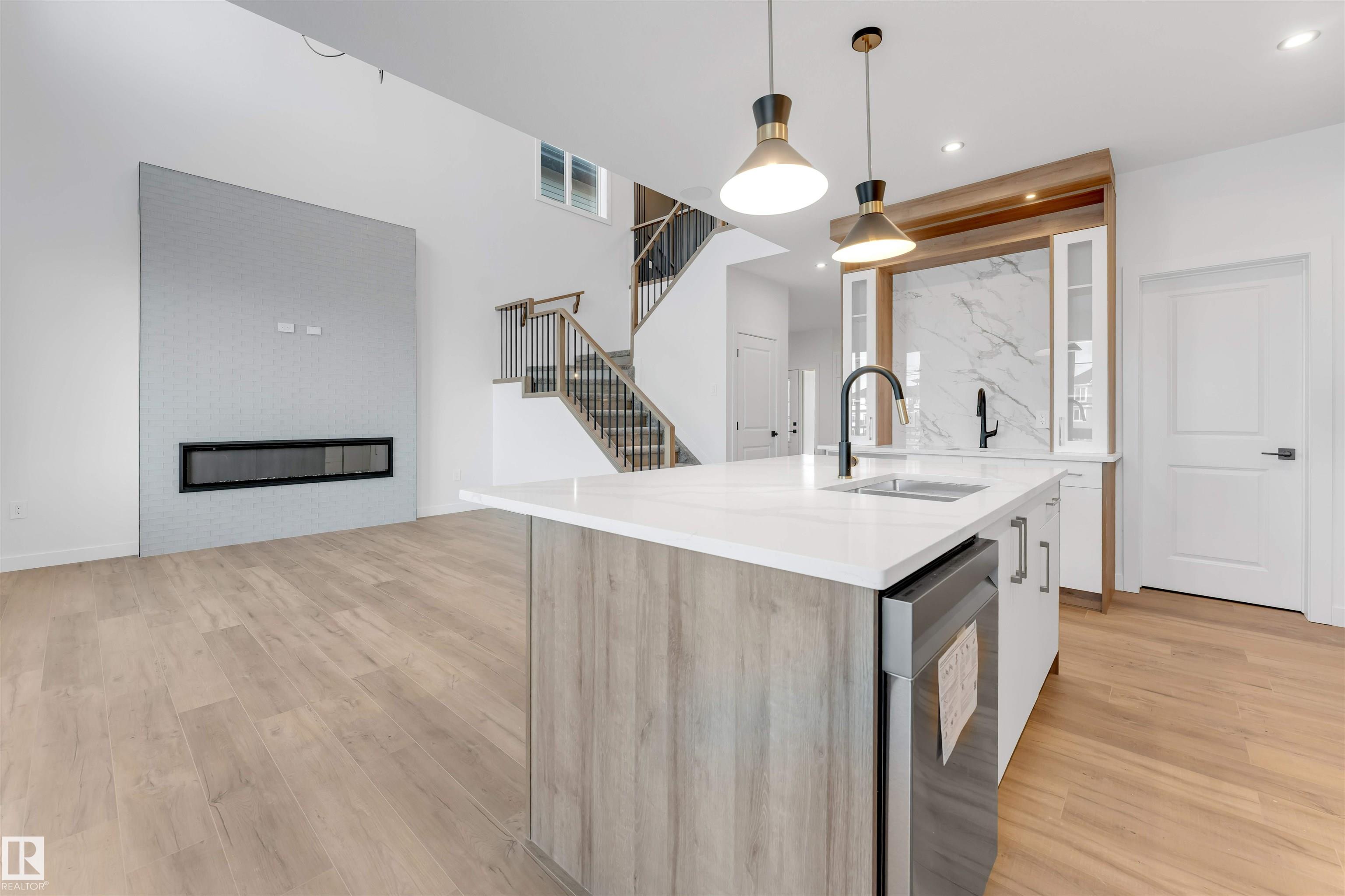 17 AXELWOOD Crescent