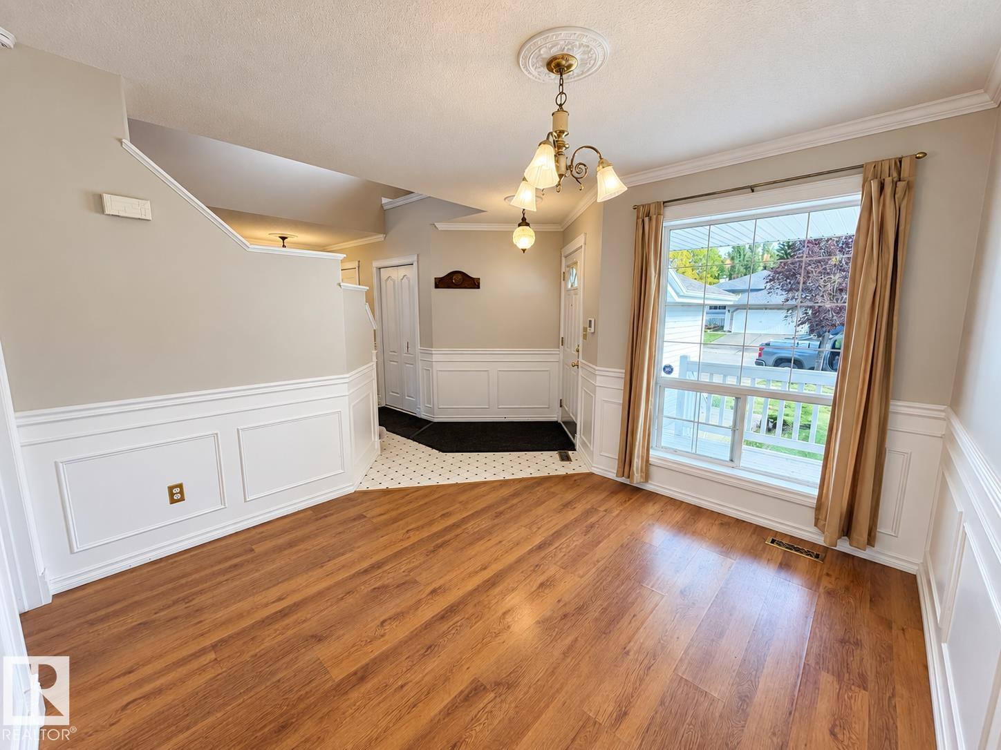 3 HARDCASTLE Place