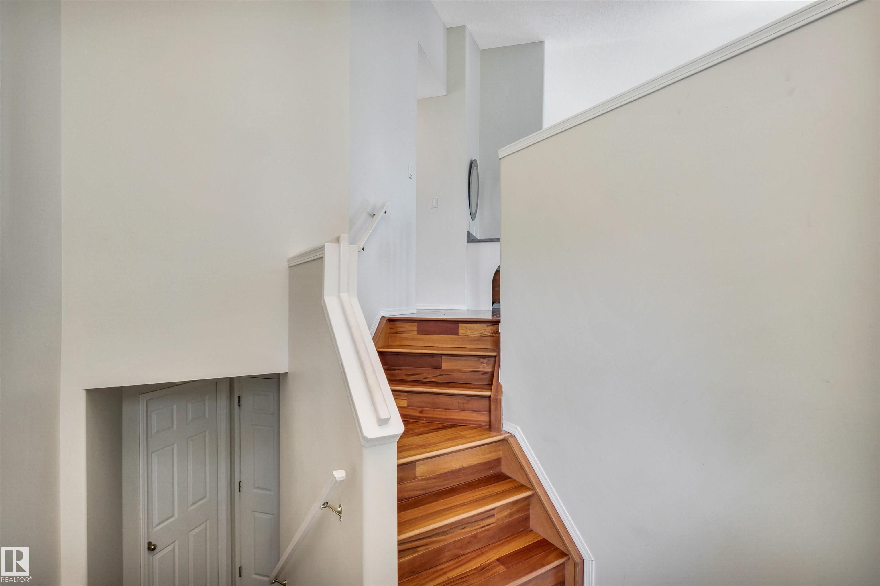20 HIGHLAND Crescent