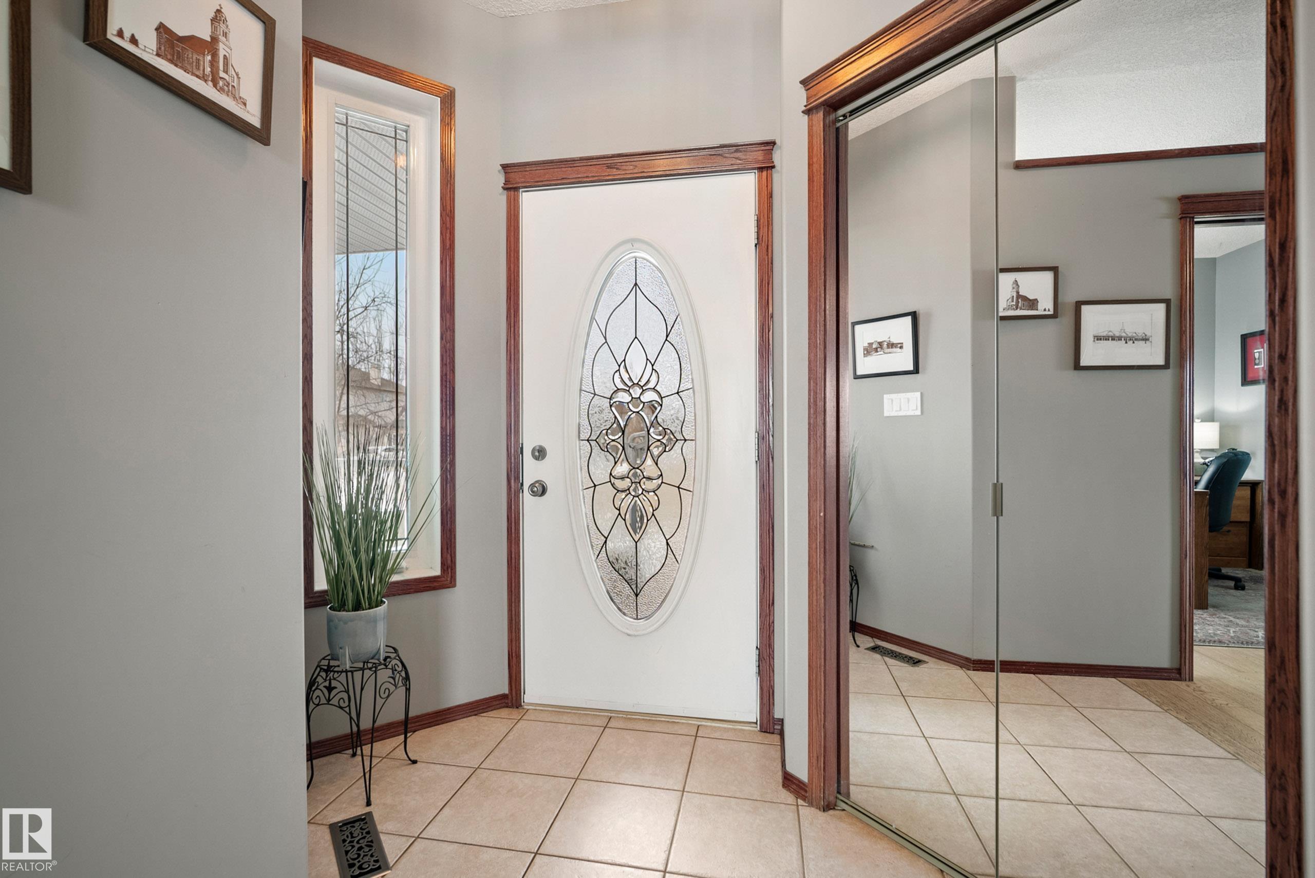 19 ROSEMOUNT Boulevard