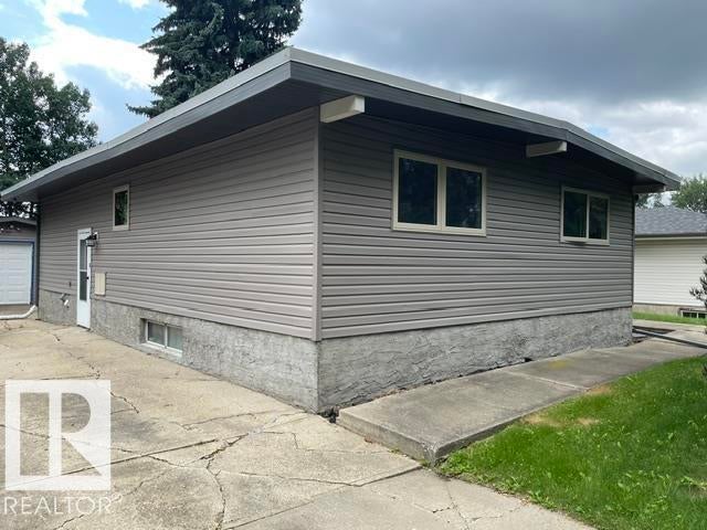 27 Gatewood Avenue
