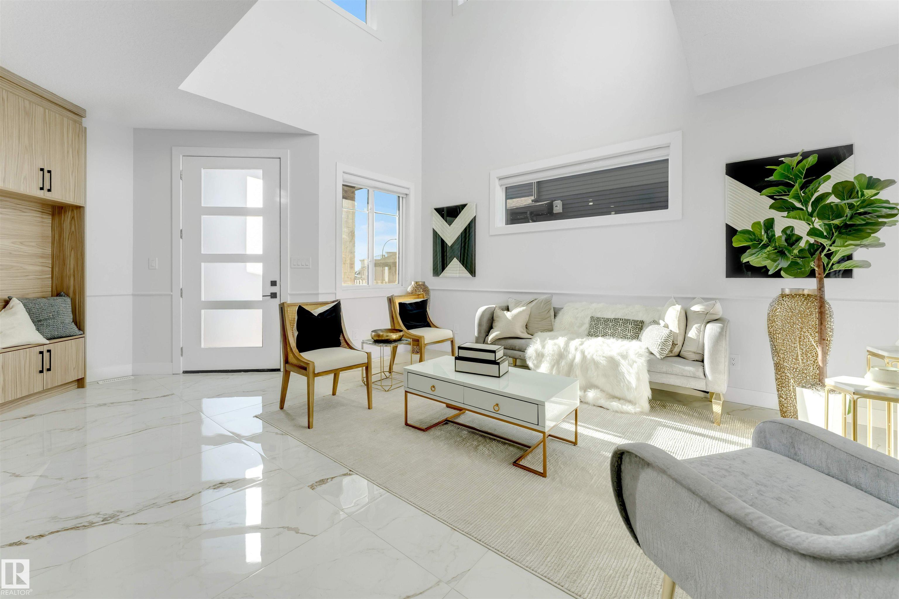 204 Falcon Crescent